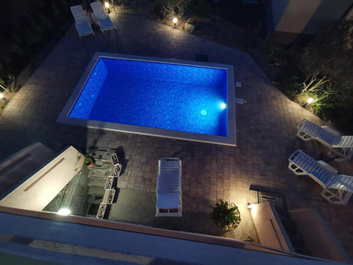 Apartments With A Swimming Pool Punat, Krk - 5378 Екстериор снимка
