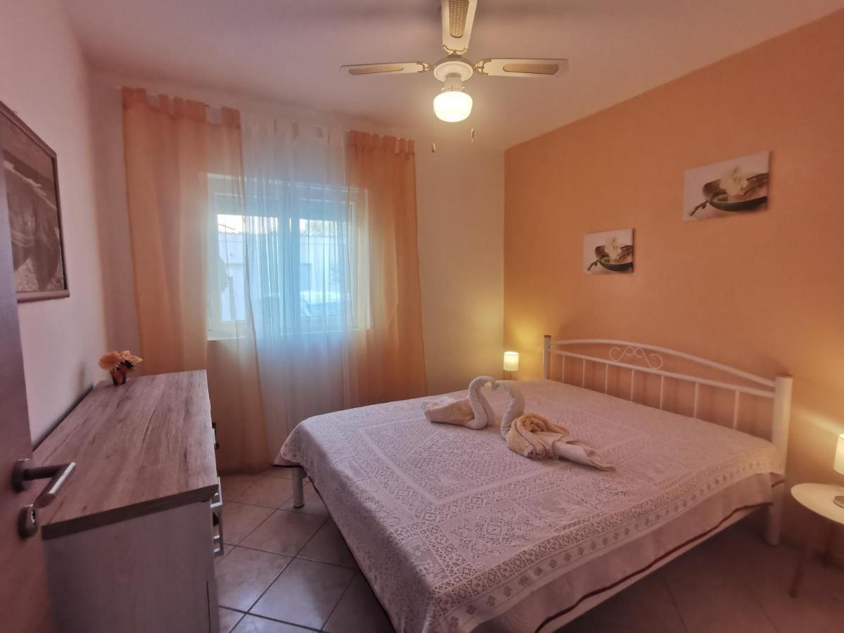 Apartments With A Swimming Pool Punat, Krk - 5378 Екстериор снимка